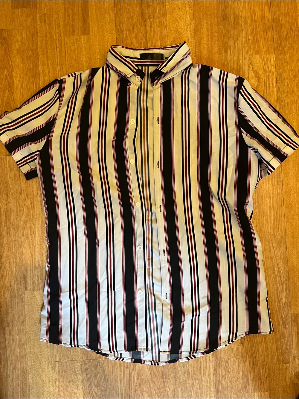 Men's Short Sleeve Stripe Button-Up Shirt - White & Black